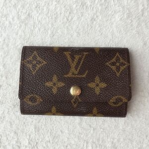 Louis Vuitton 6-Rings Key Holder